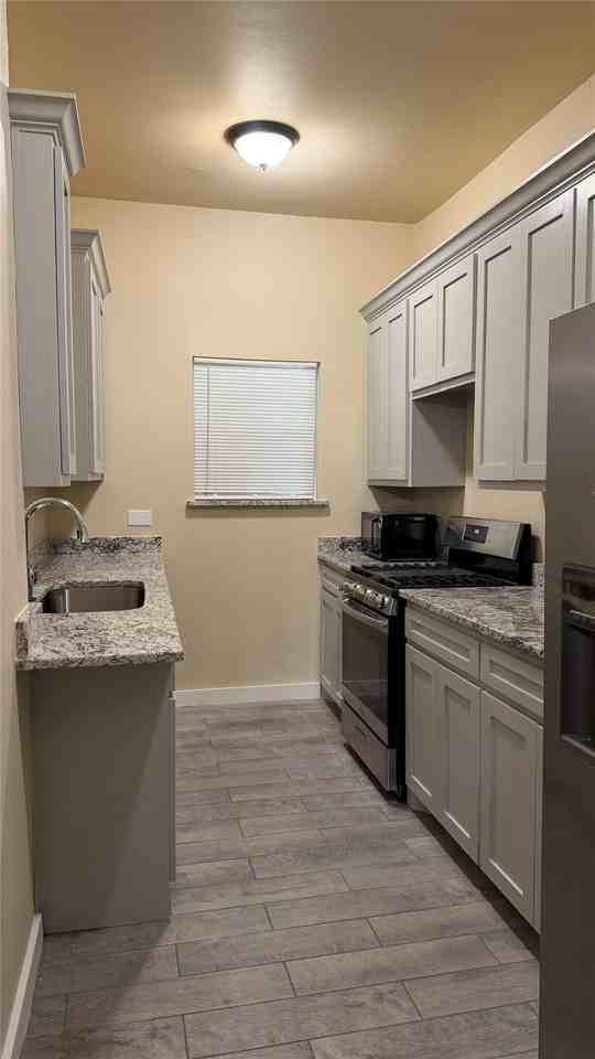 5208 E Side Ave #1 - Photo 5 of 13