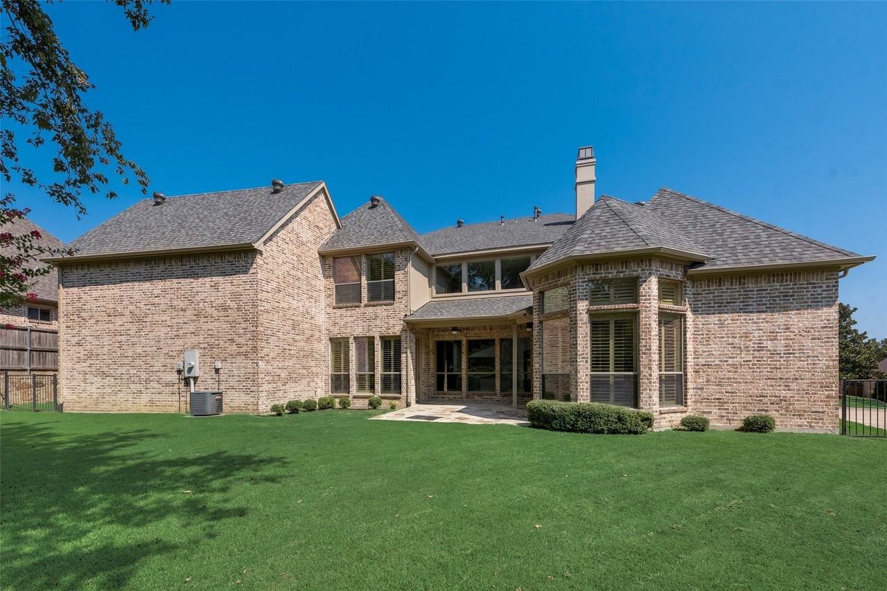 2207 Kings Pass - Photo 2 of 27