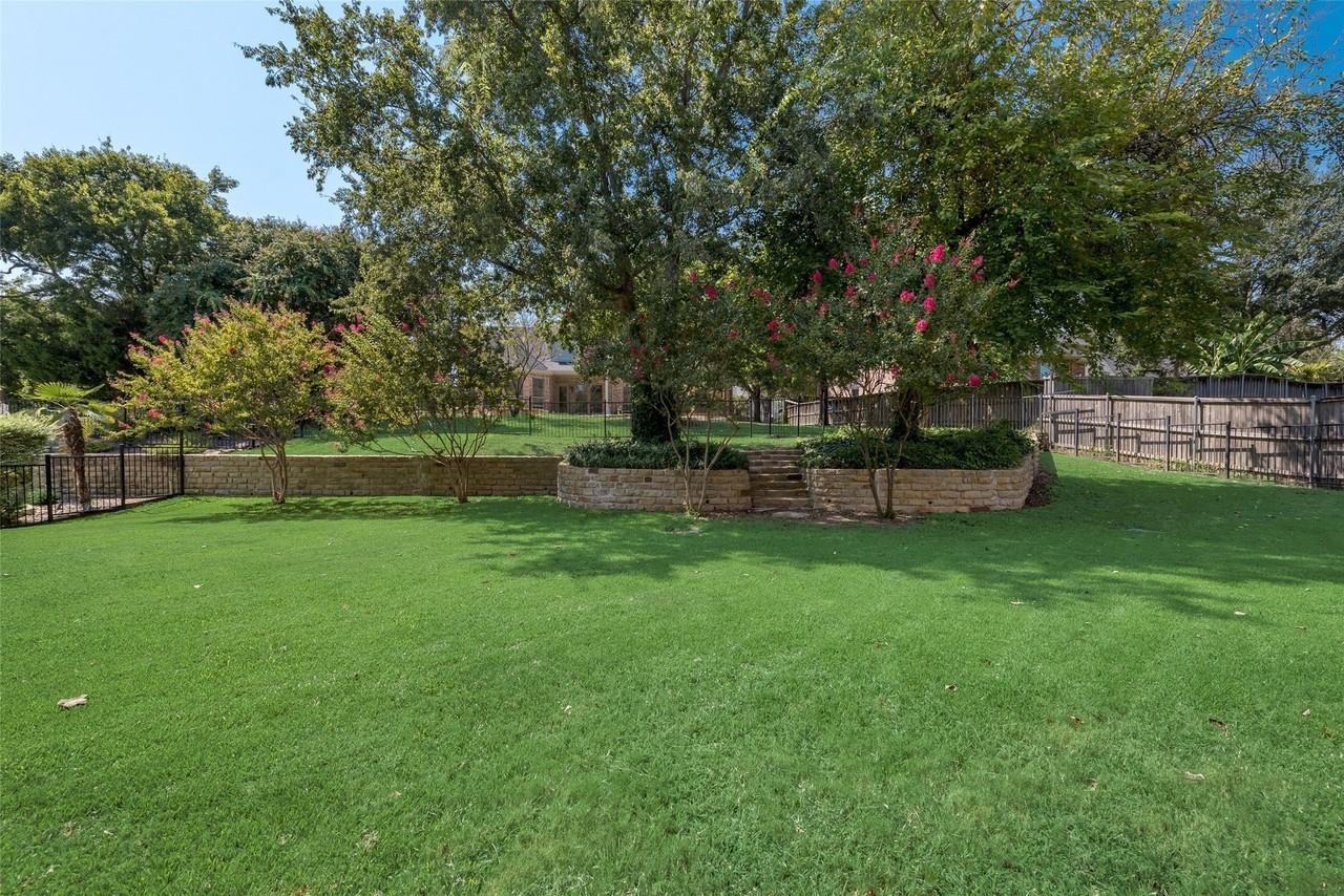 2207 Kings Pass - Photo 3 of 27