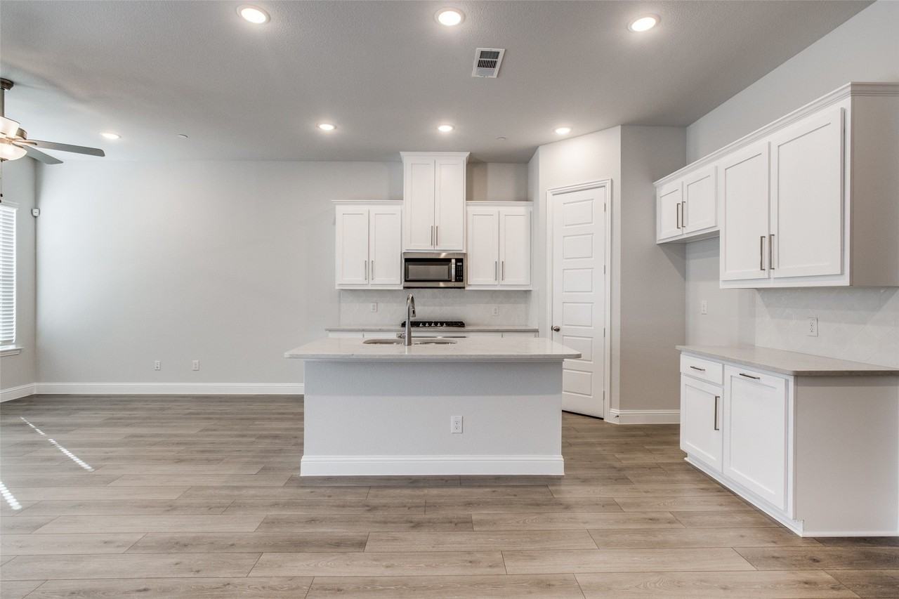 4628 Piedras Lanzar Dr - Photo 5 of 25