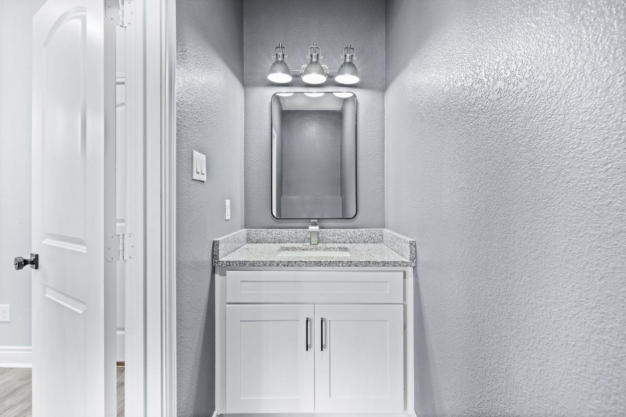 1701 Belzise Ter - Photo 4 of 39