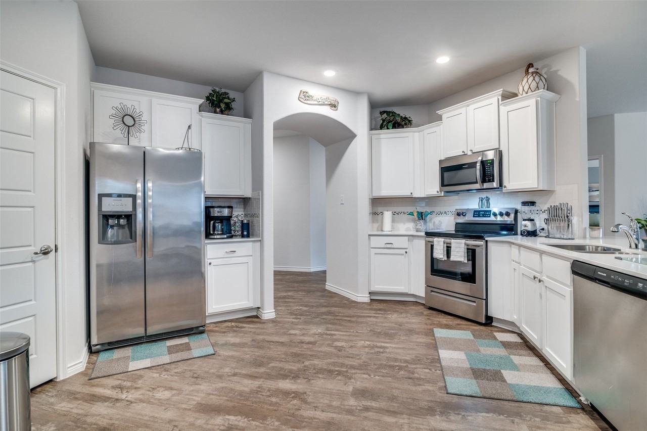 3213 Hollow Branch Dr - Photo 5 of 13