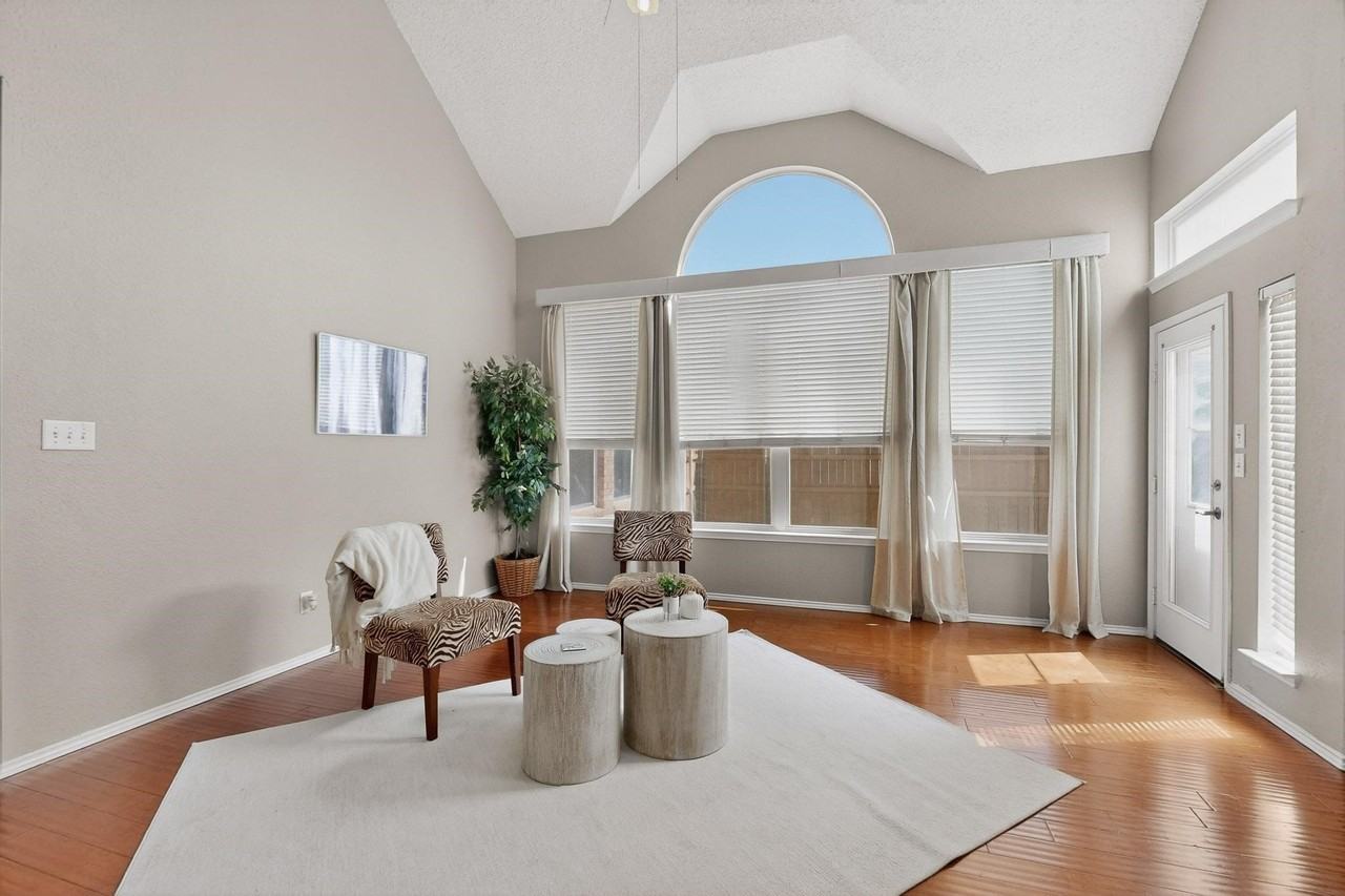 2023 Nottingham Pl - Photo 2 of 39