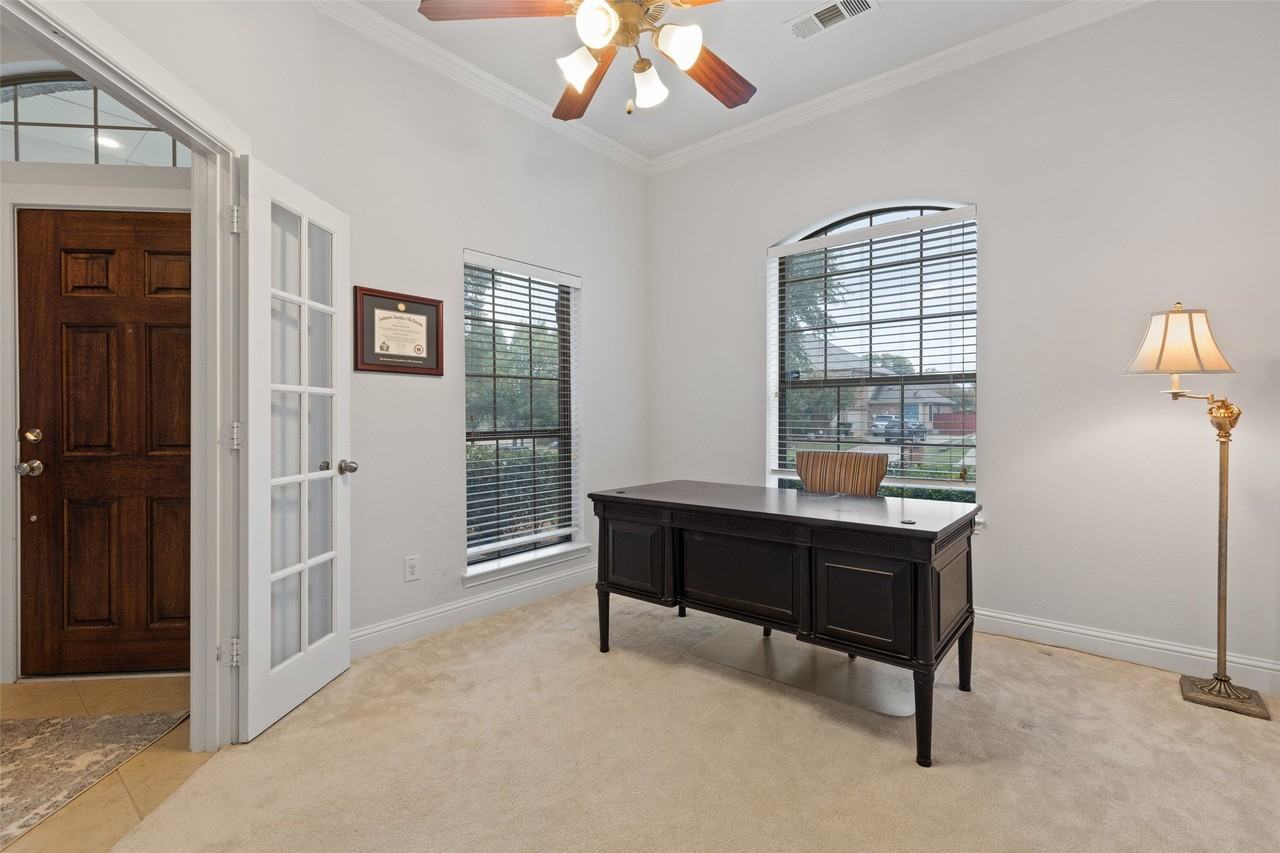 3508 Summerfield Dr - Photo 4 of 30