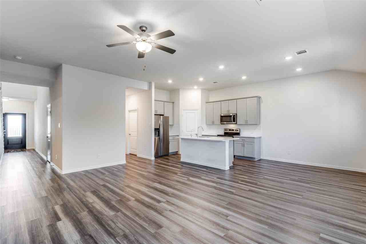 226 Stonebrook Trl - Photo 4 of 25
