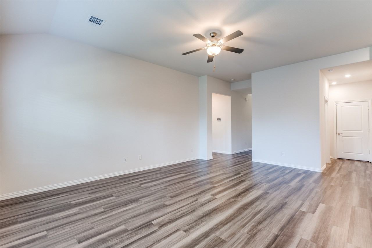 226 Stonebrook Trl - Photo 6 of 25