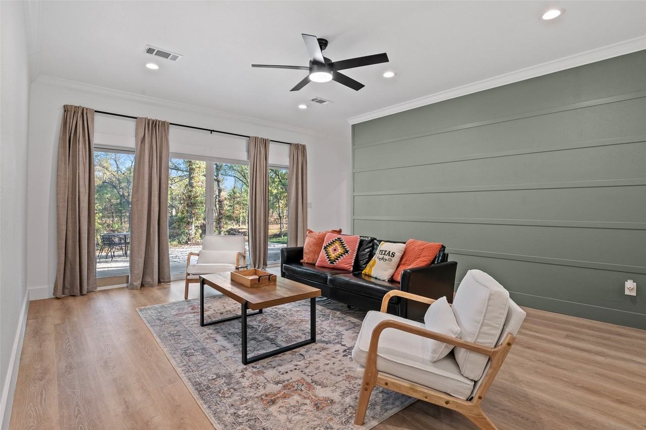 246 Karen Dr - Photo 3 of 32