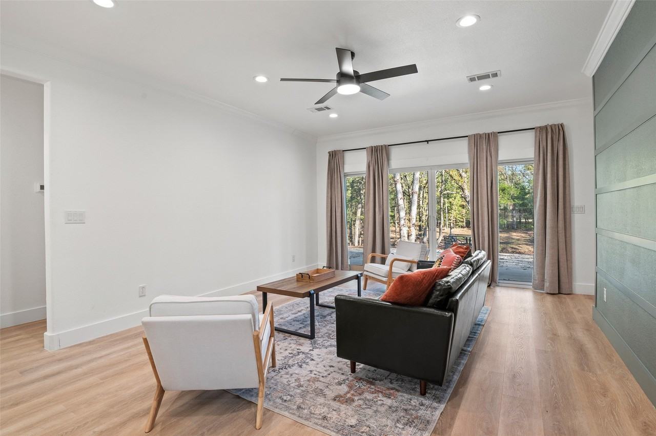 246 Karen Dr - Photo 4 of 32