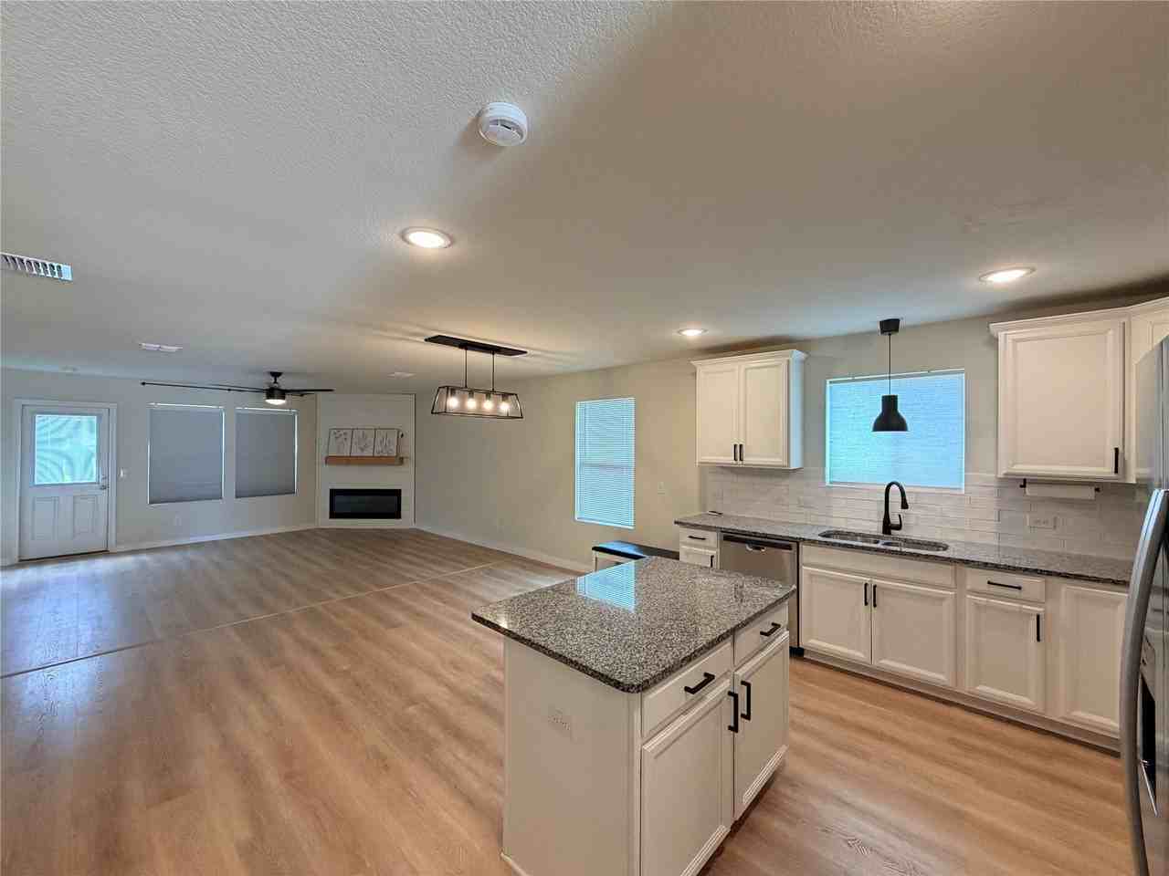 9108 Lookout Pt - Photo 4 of 17