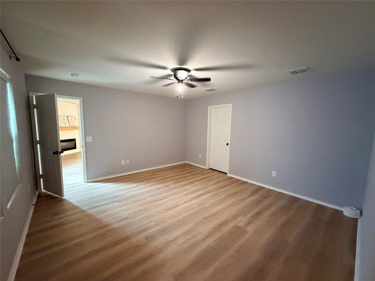 9108 Lookout Pt - Photo 5 of 17