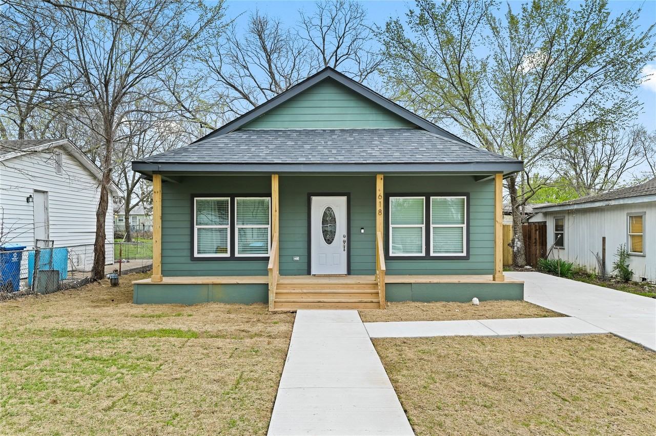 618 Star St