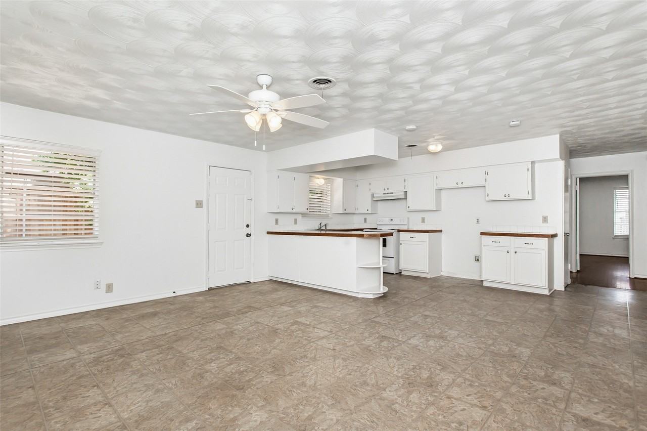 11050 Wyatt St - Photo 6 of 25