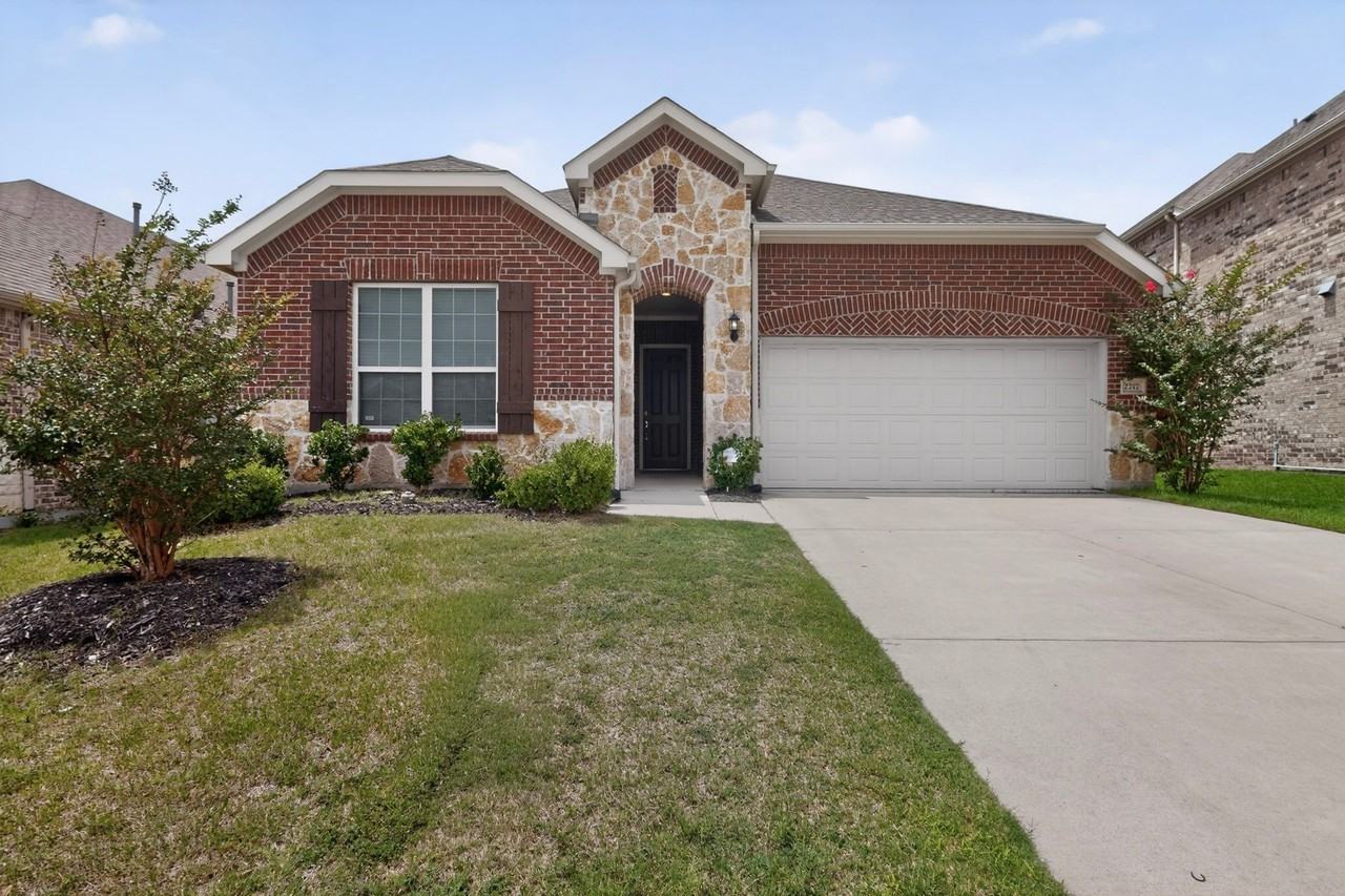 2717 Strand Ln - Photo 6 of 40