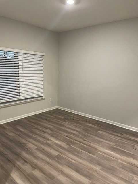 316 Zimmet Dr - Photo 4 of 17