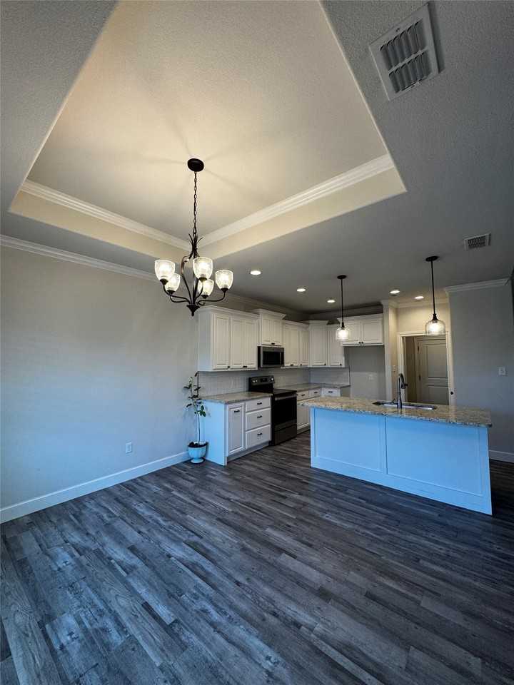 331 Sophia Ln - Photo 6 of 31
