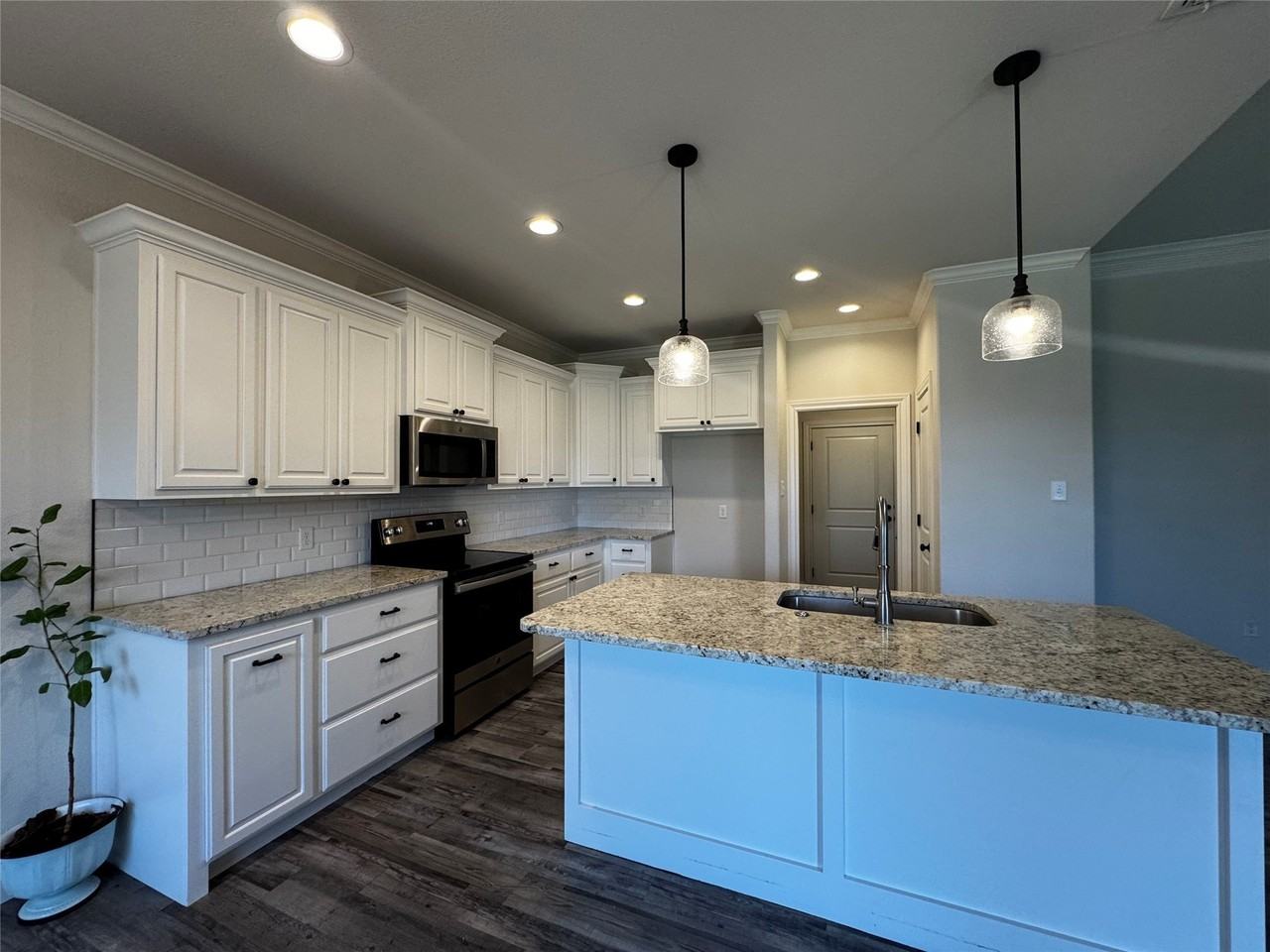 331 Sophia Ln - Photo 7 of 31