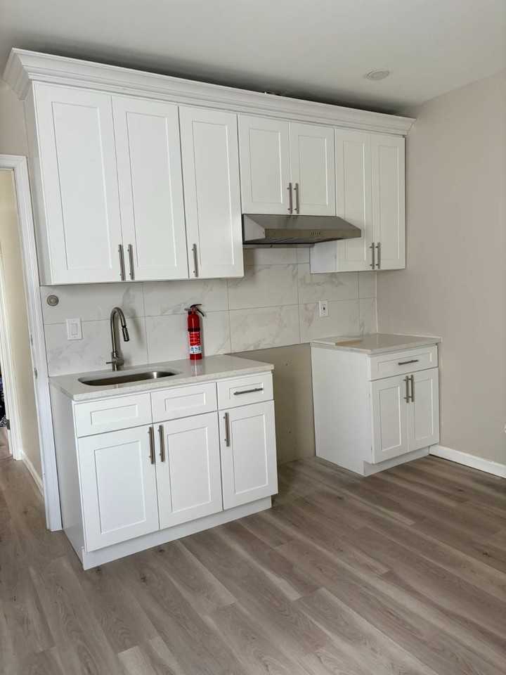 1765 W 9th St #2 - Photo 2 of 8