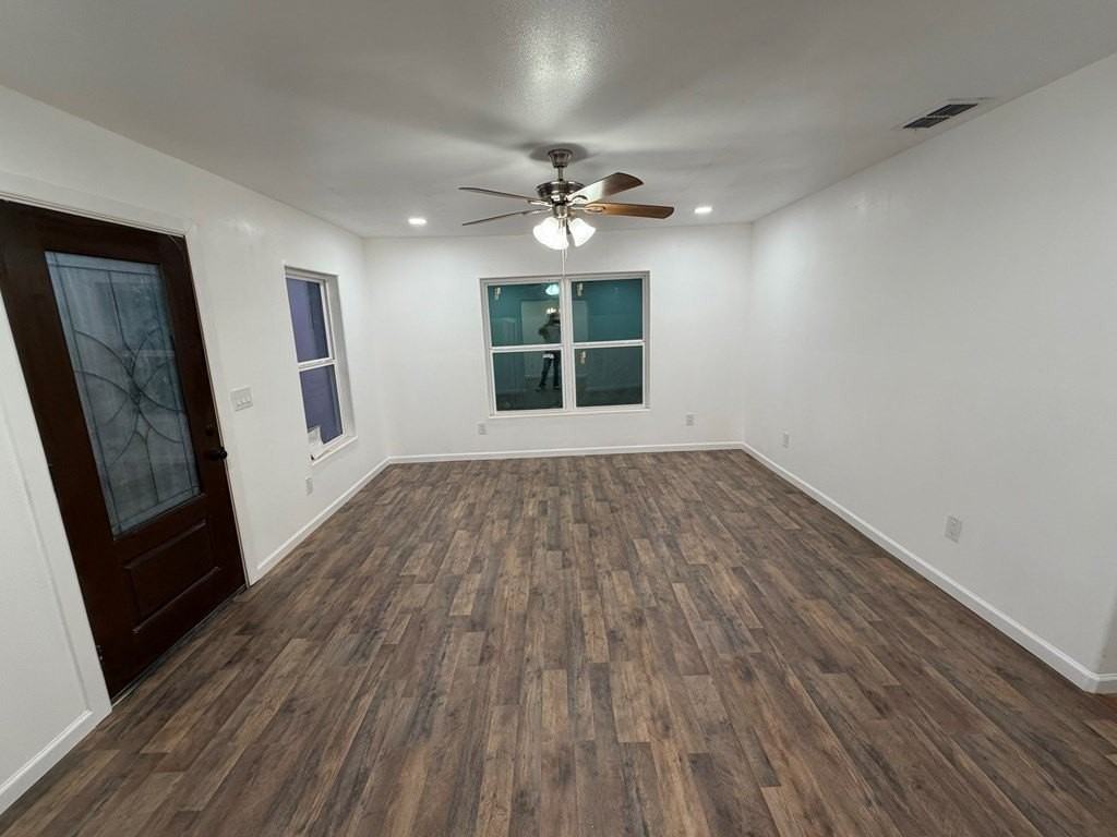 715 N Kelly Ave - Photo 2 of 11
