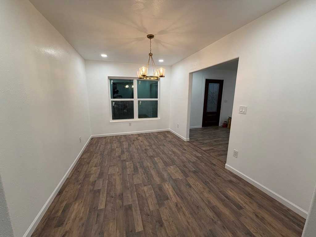715 N Kelly Ave - Photo 3 of 11