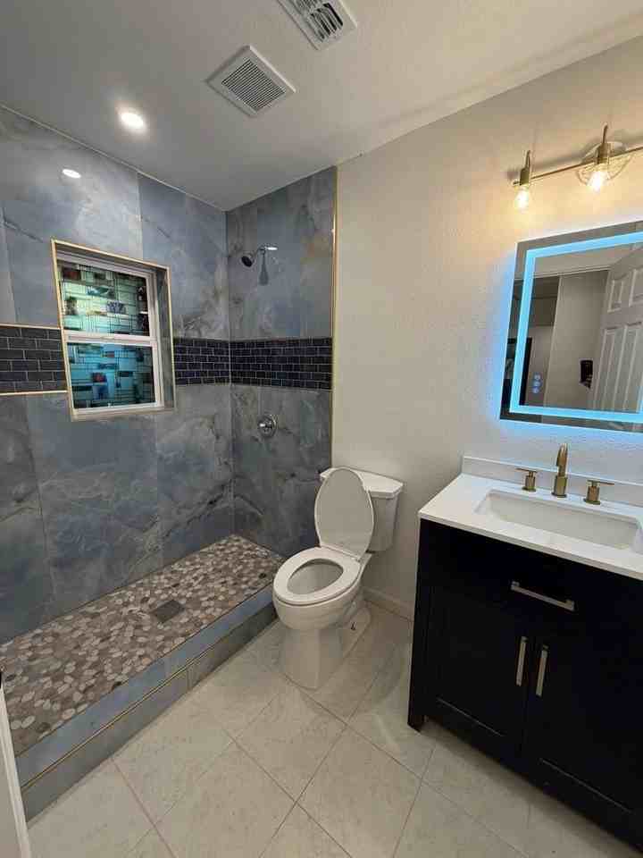 715 N Kelly Ave - Photo 6 of 11