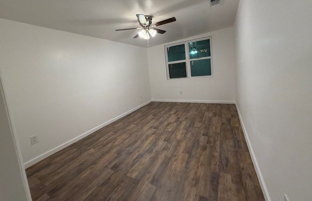 715 N Kelly Ave - Photo 7 of 11