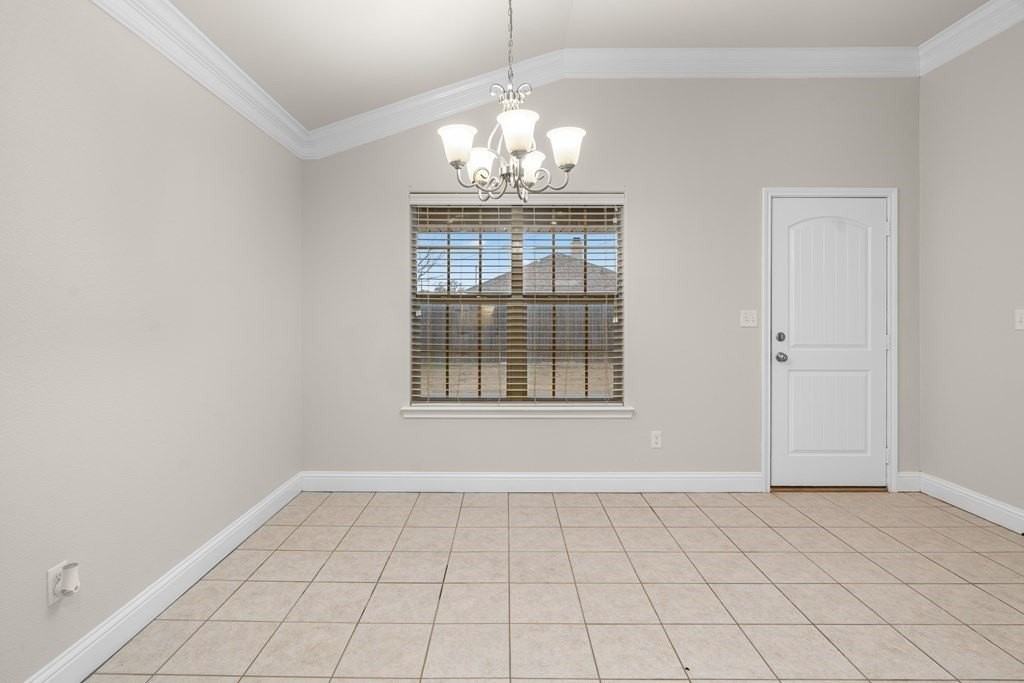 908 Purdue St - Photo 5 of 23