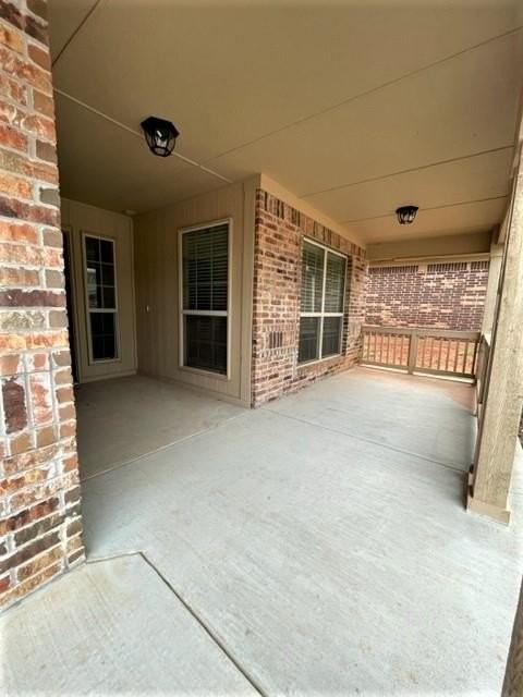 916 Ringwood St - Photo 2 of 28