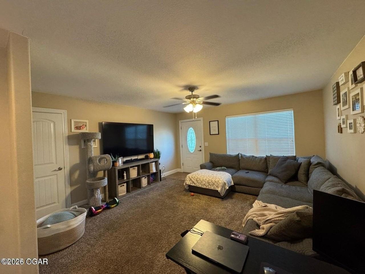 2425 Kentucky Ave - Photo 2 of 9