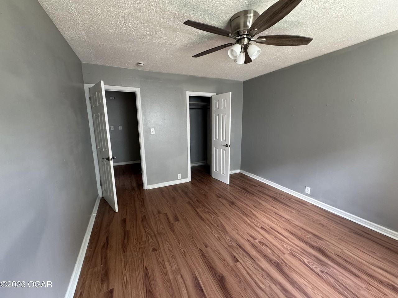 2832 E 13th St - Photo 5 of 7