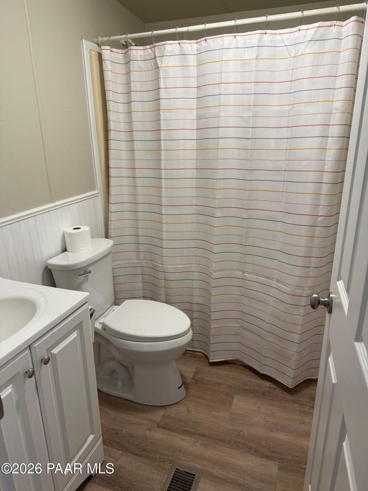 8201 E Canyon Ln - Photo 4 of 36