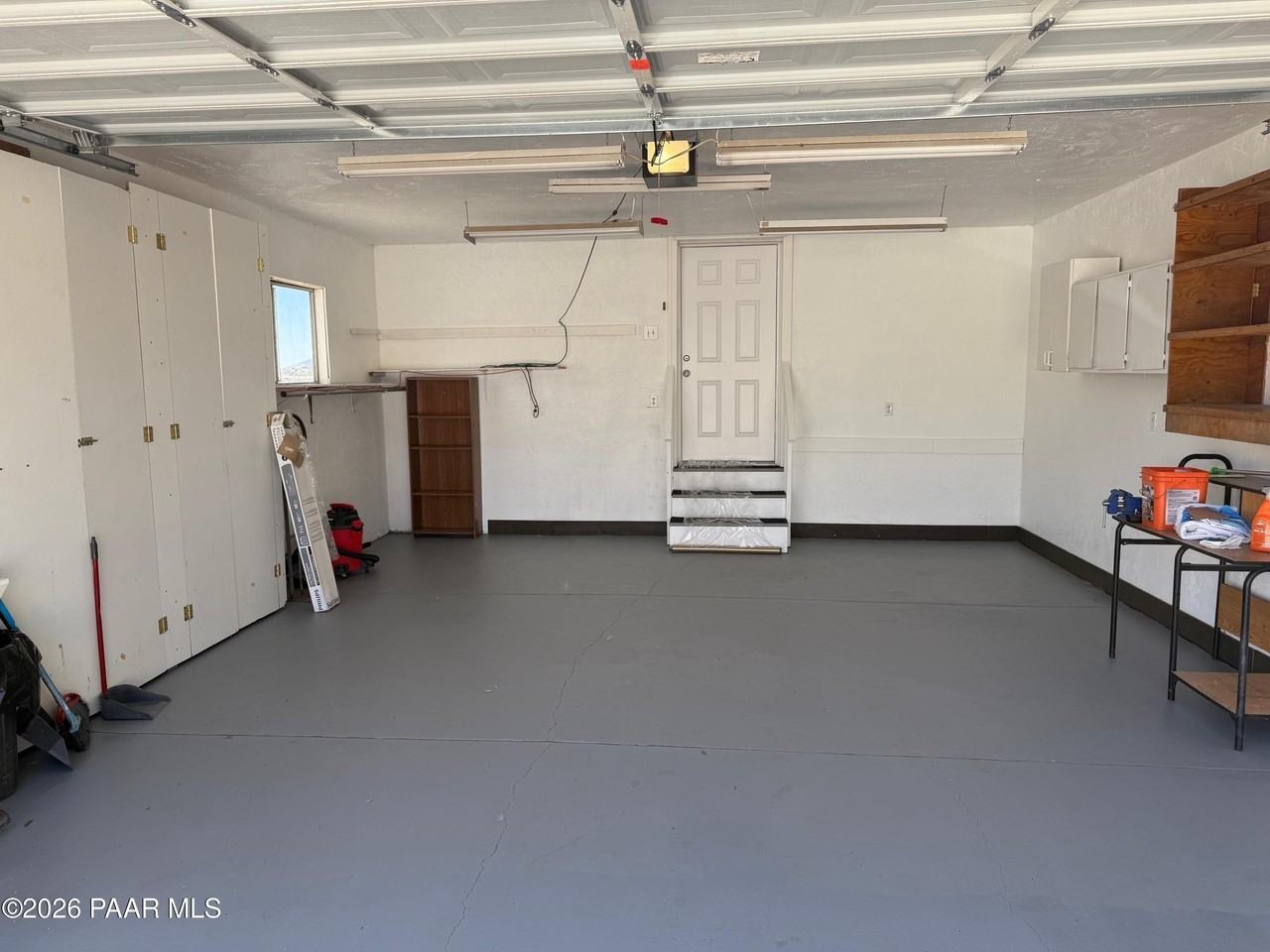 8201 E Canyon Ln - Photo 5 of 36