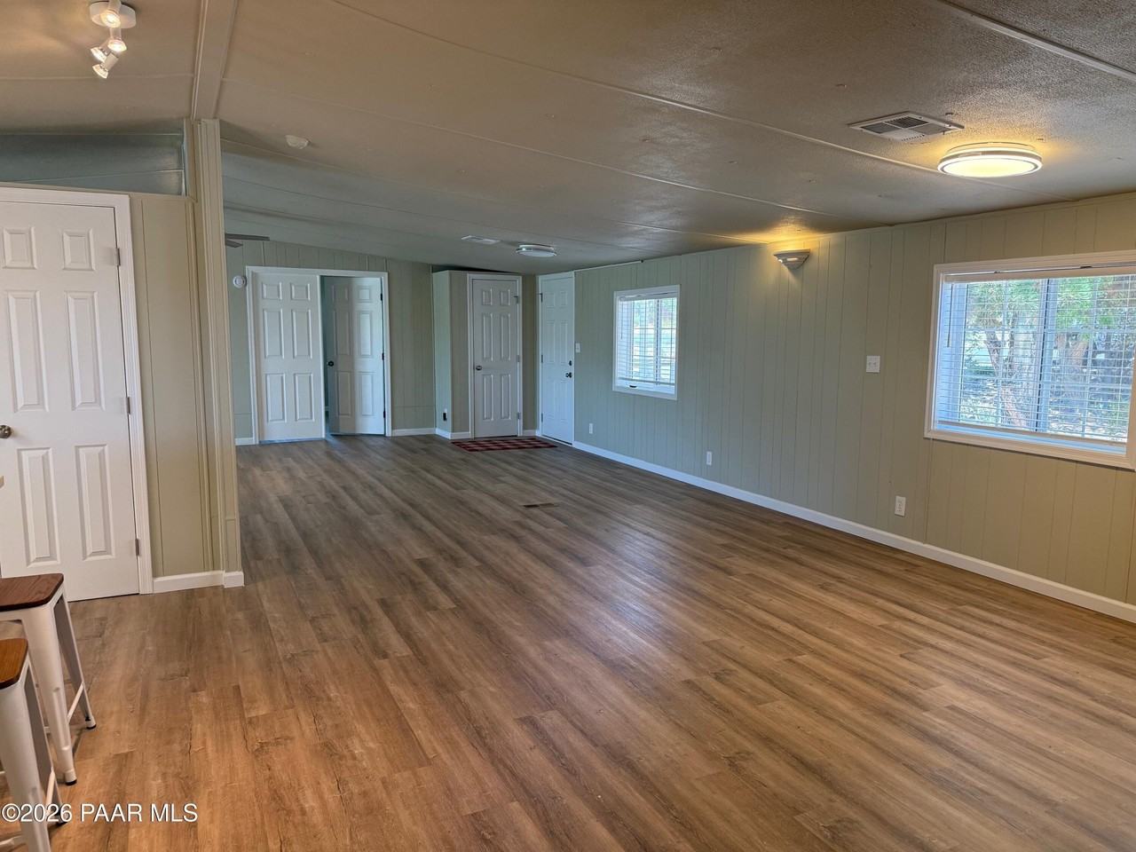 8201 E Canyon Ln - Photo 7 of 36
