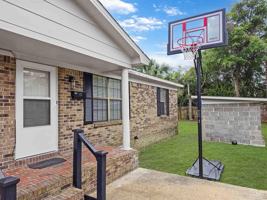 featured image of 1011 Dr Martin L King Jr Dr #B