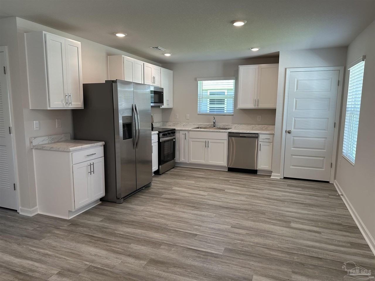 6497 Firefly Dr - Photo 4 of 22
