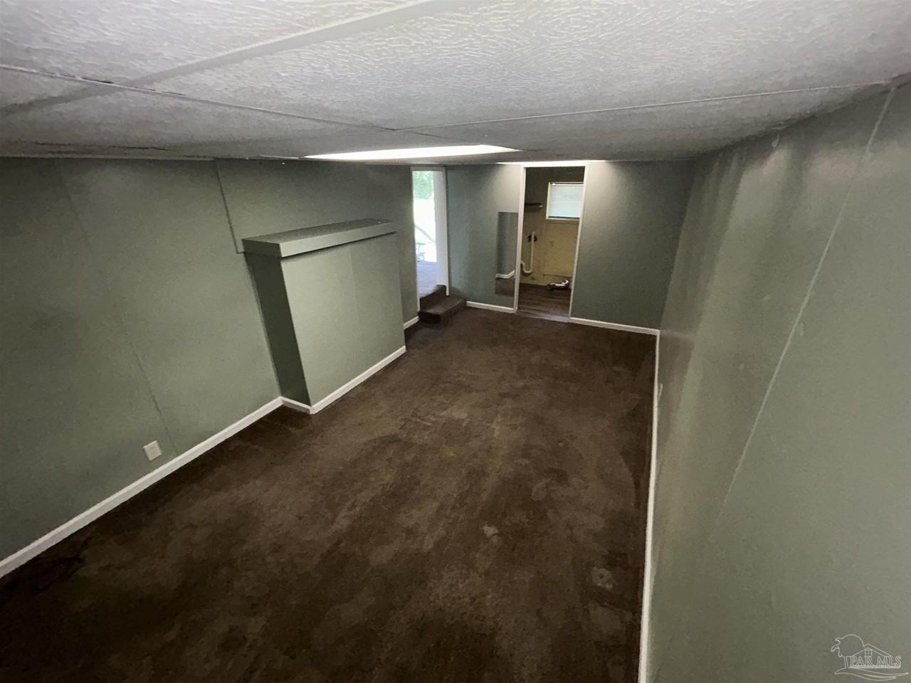 517 Lakewood Rd - Photo 4 of 9
