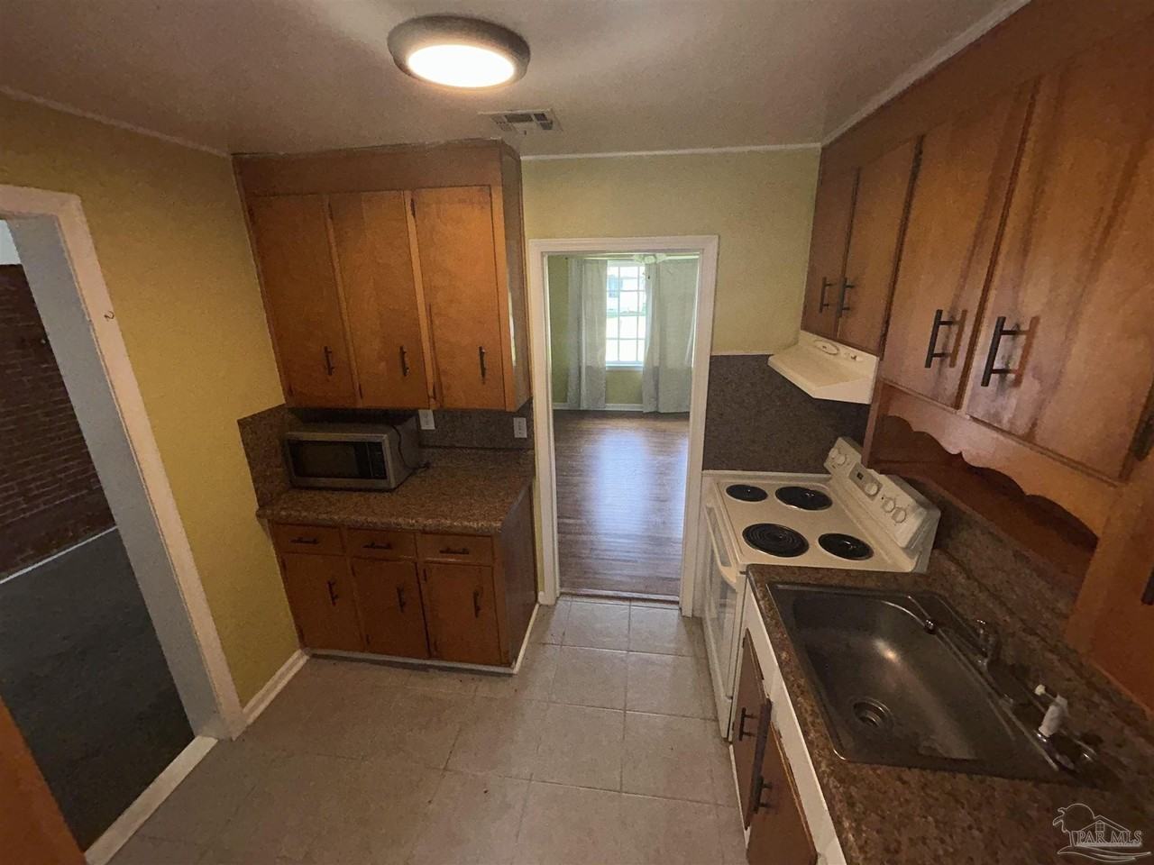 517 Lakewood Rd - Photo 5 of 9
