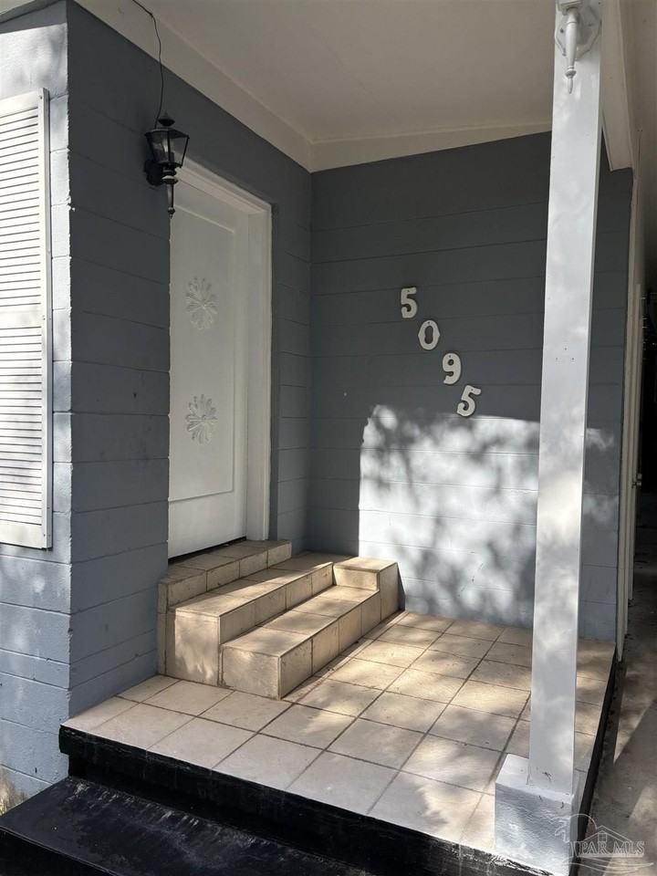 5095 Crestwood Rd - Photo 2 of 18
