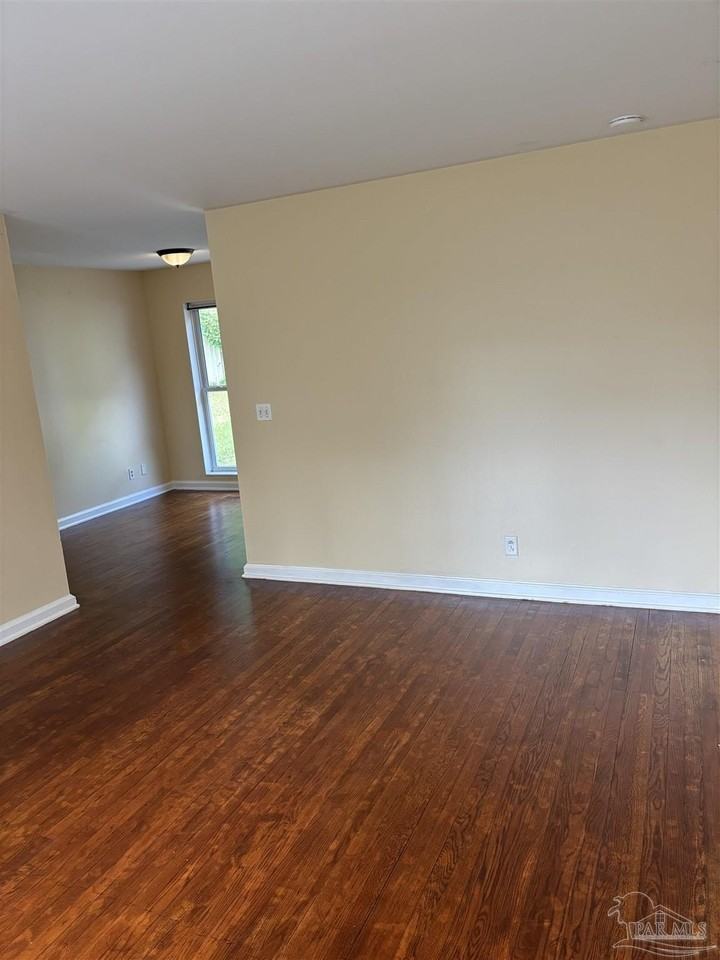 5095 Crestwood Rd - Photo 3 of 18