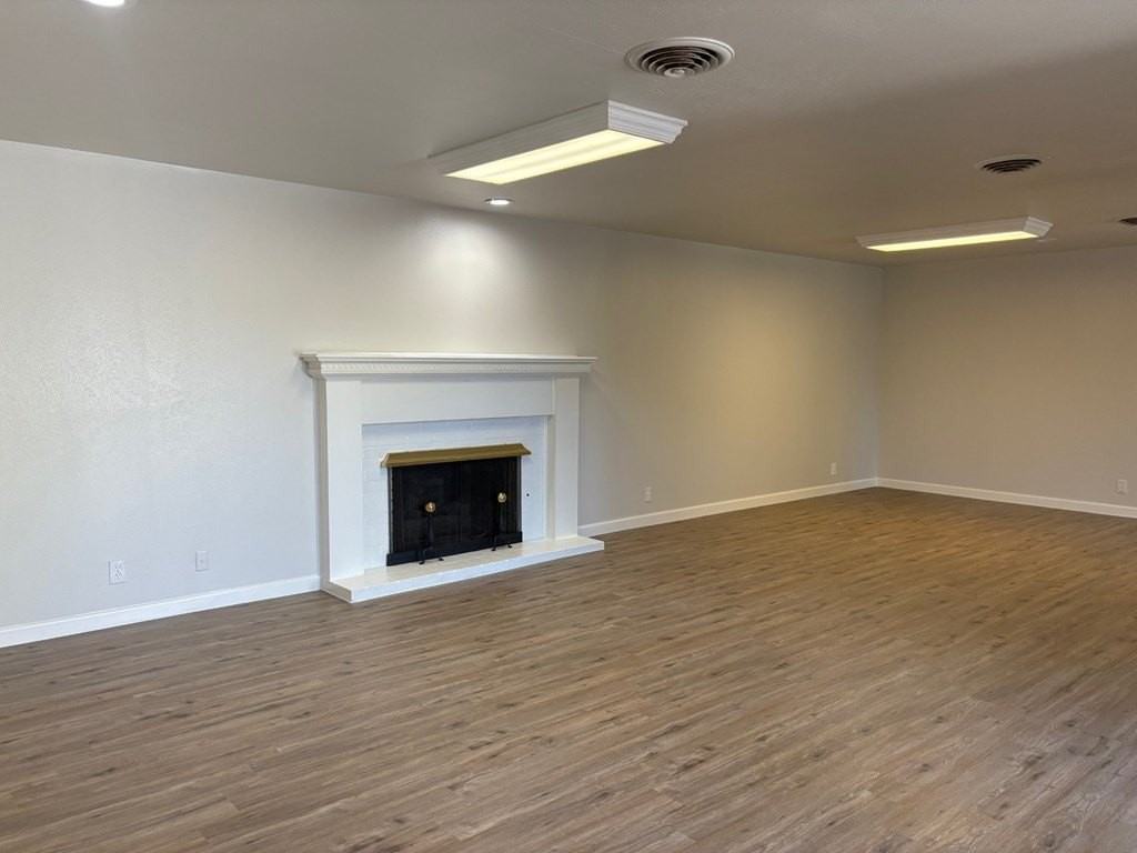 1413 Ventura Ave - Photo 3 of 24