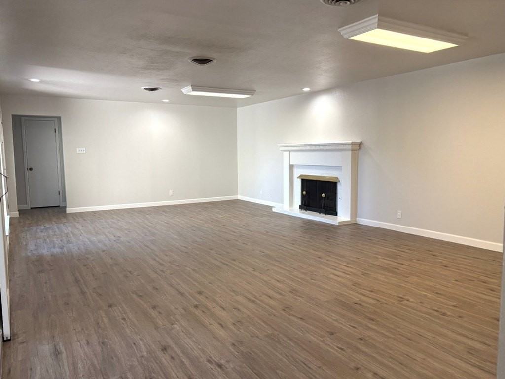 1413 Ventura Ave - Photo 4 of 24