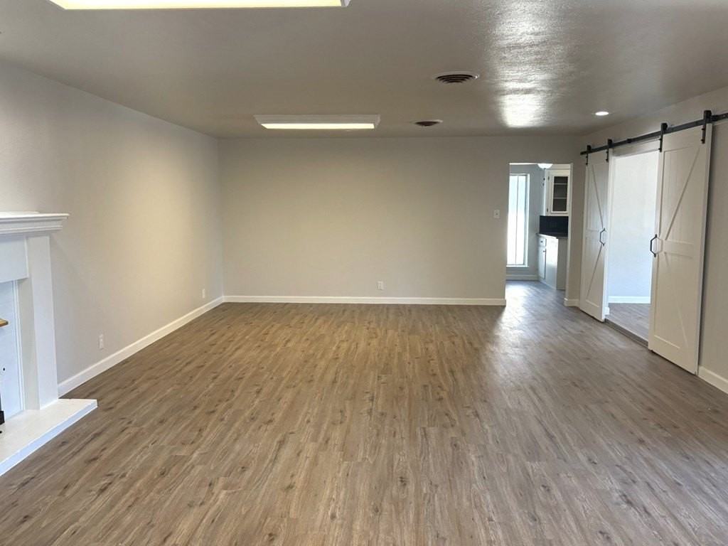 1413 Ventura Ave - Photo 5 of 24