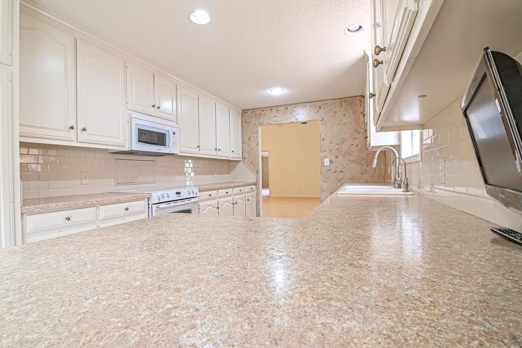 3527 Boyd Ave - Photo 6 of 34