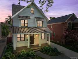 featured image of 811 Smith Ave