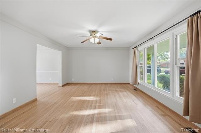 27955 Berkshire Dr - Photo 3 of 23