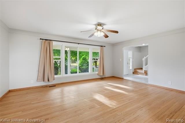 27955 Berkshire Dr - Photo 4 of 23