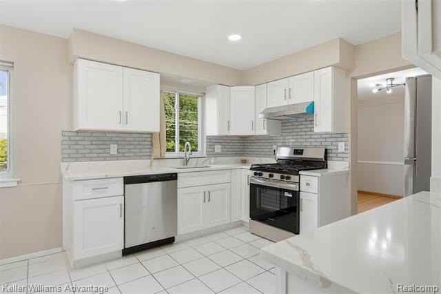 27955 Berkshire Dr - Photo 7 of 23