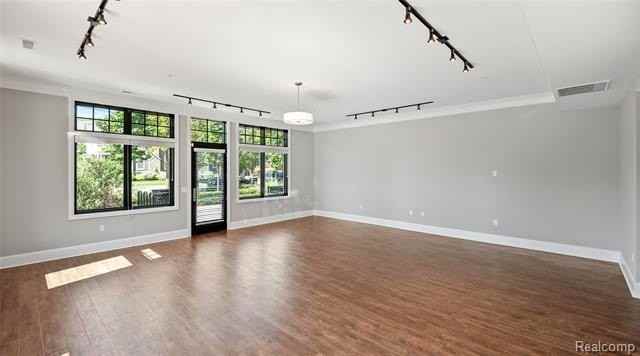 451 S Eton St - Photo 2 of 10