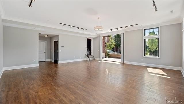 451 S Eton St - Photo 4 of 10