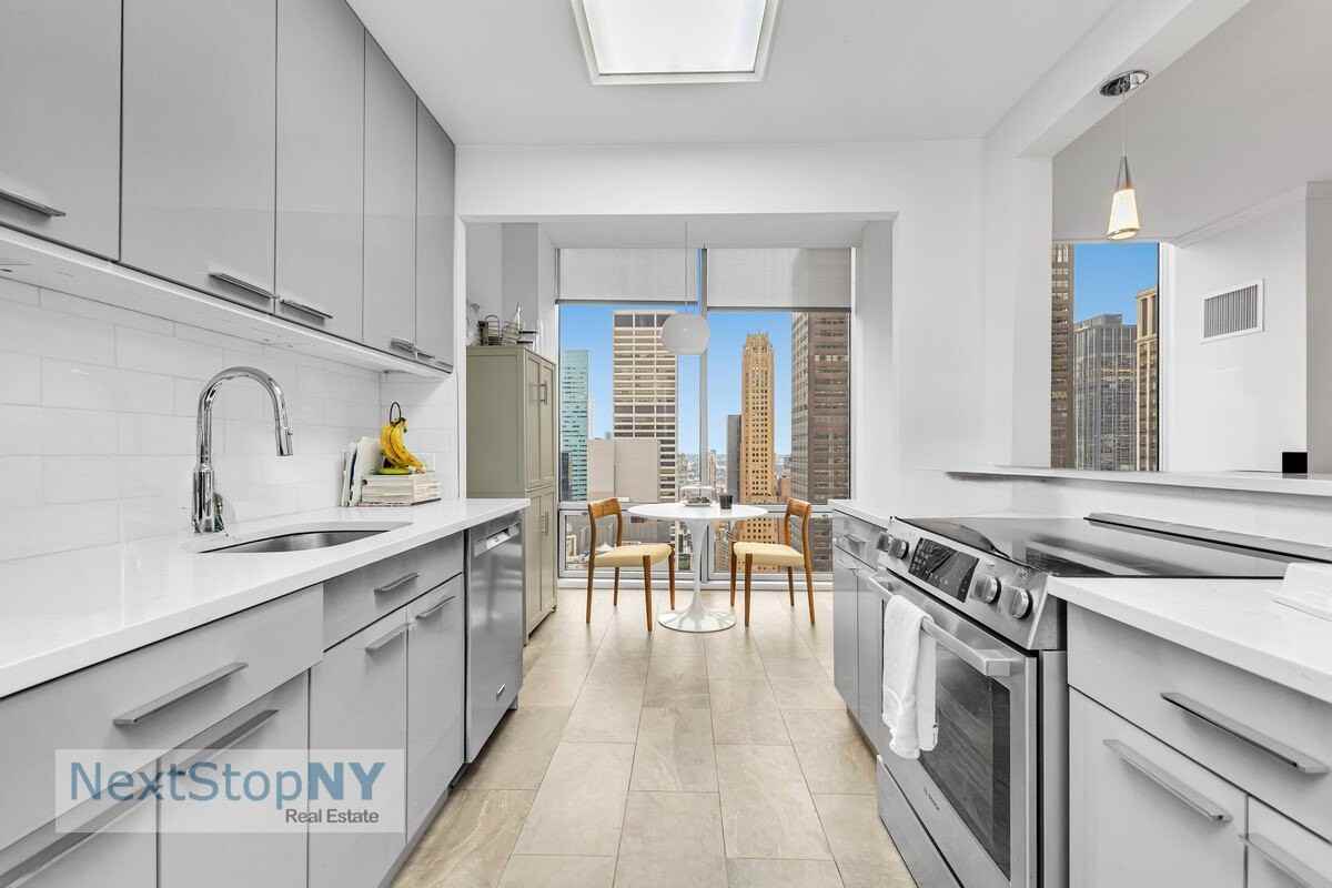 641 5th Ave #29E - Photo 4 of 10