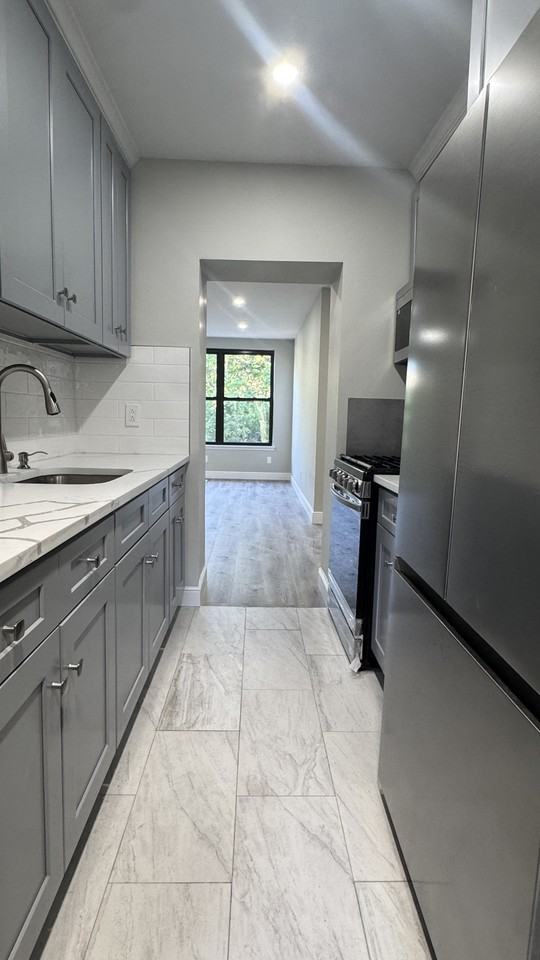 269A Marion St #2 - Photo 3 of 7